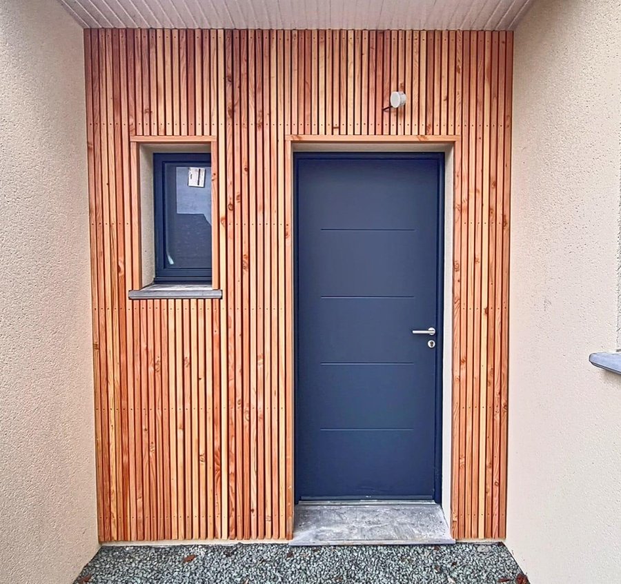 Entrèe de maison bardage bois
